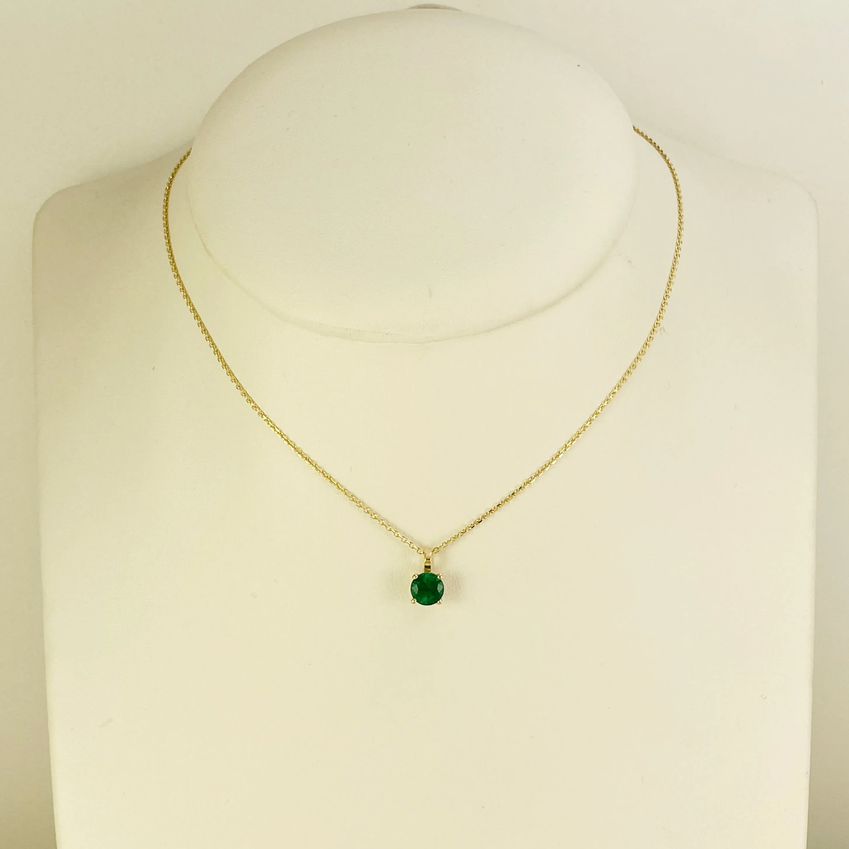14k Yellow Gold Emerald Pendant and Chain Necklace