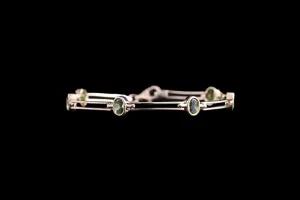9ct Yellow Gold Peridot Bracelet