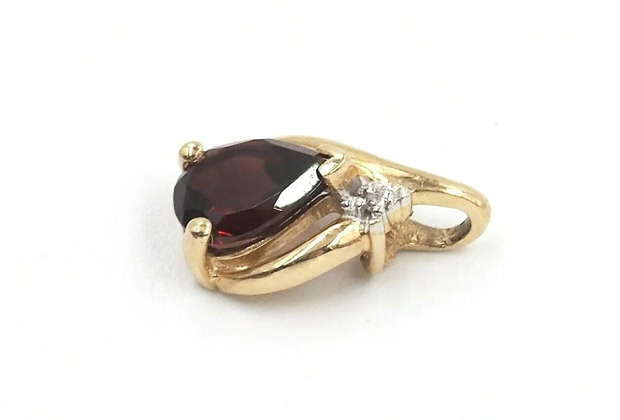Garnet 9ct Yellow Gold Pendant