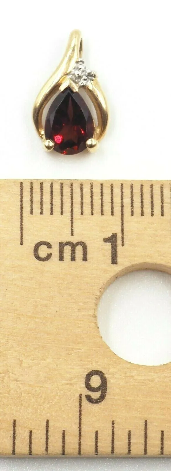 Garnet 9ct Yellow Gold Pendant