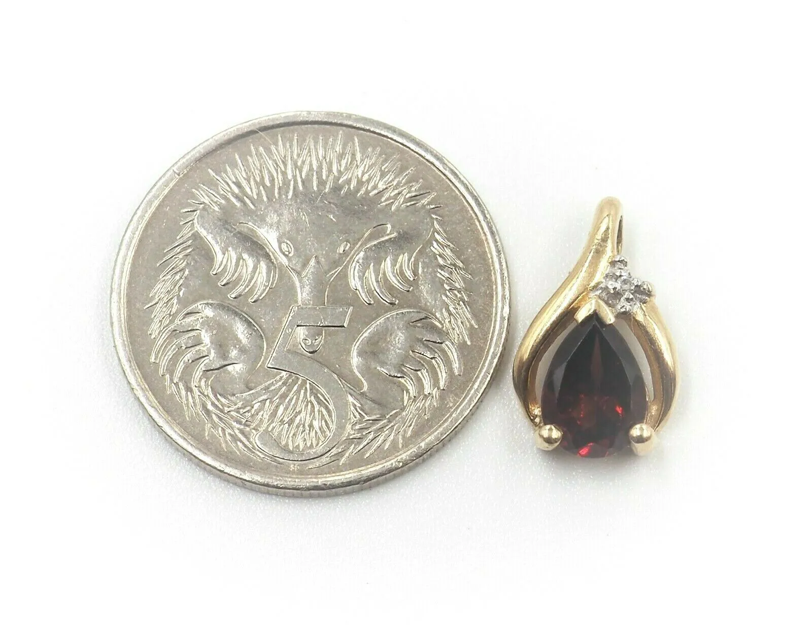 Garnet 9ct Yellow Gold Pendant