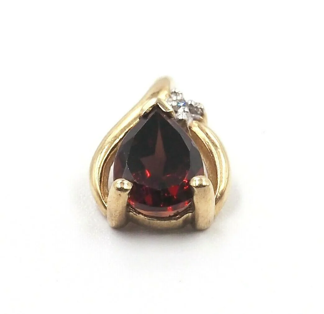 Garnet 9ct Yellow Gold Pendant