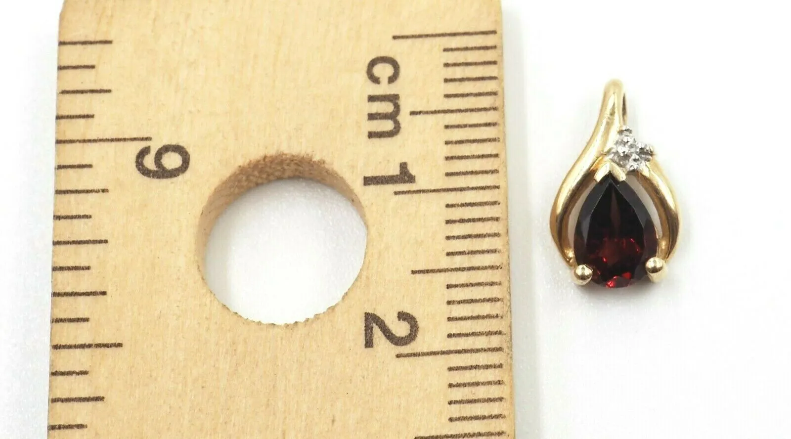 Garnet 9ct Yellow Gold Pendant