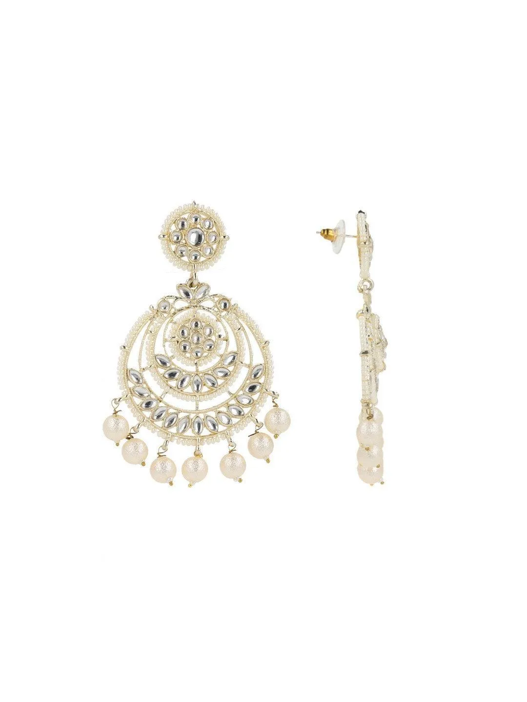 Kinjal In Kundan Chandbali Earrings With Pearls