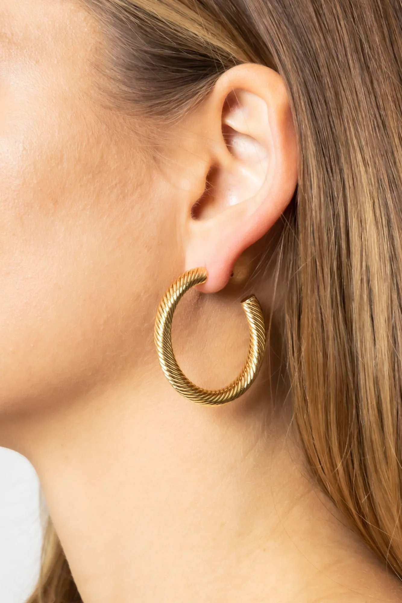 SJE310015 14K Metal Post Textured Hoop Earrings