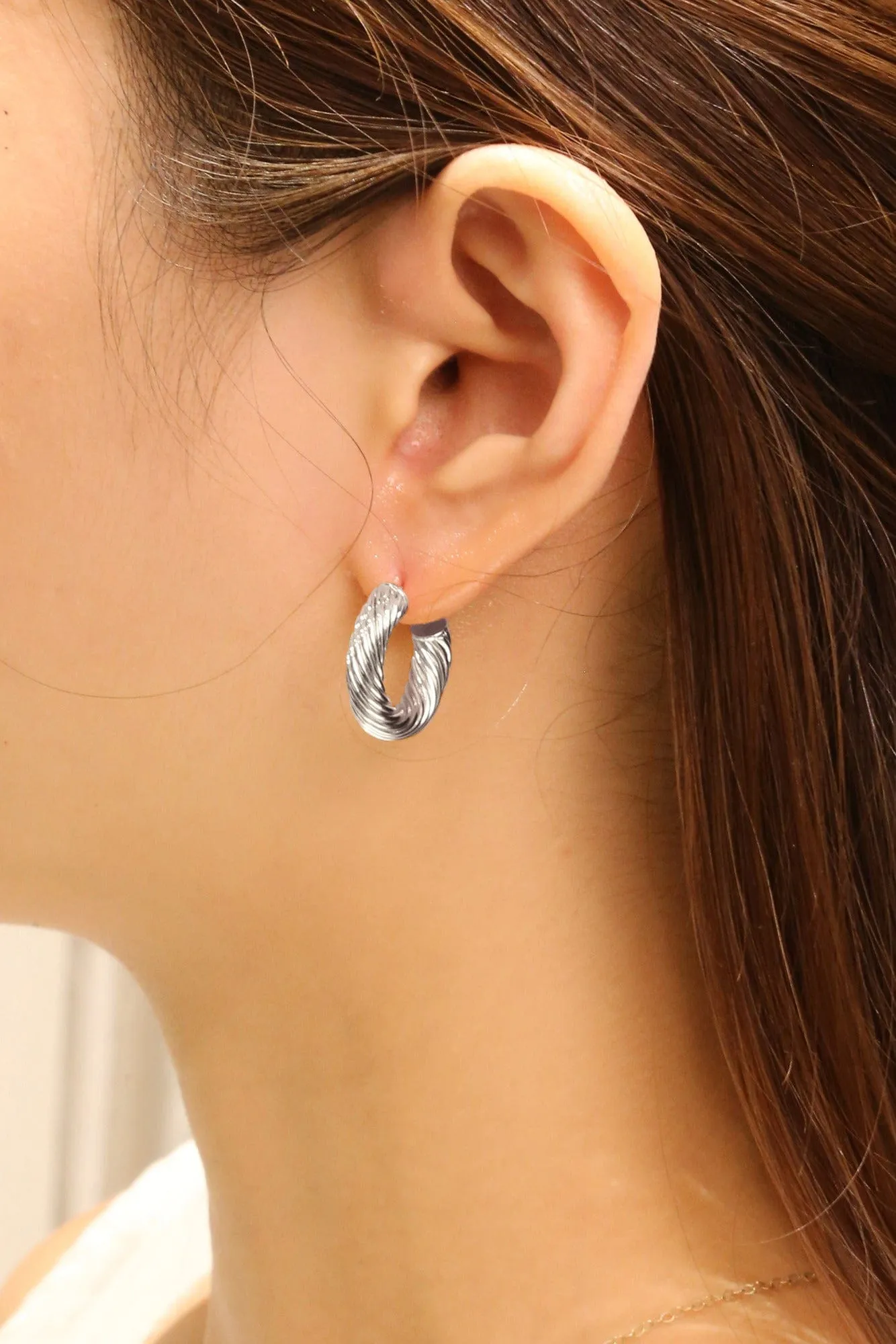 SJE310015 14K Metal Post Textured Hoop Earrings
