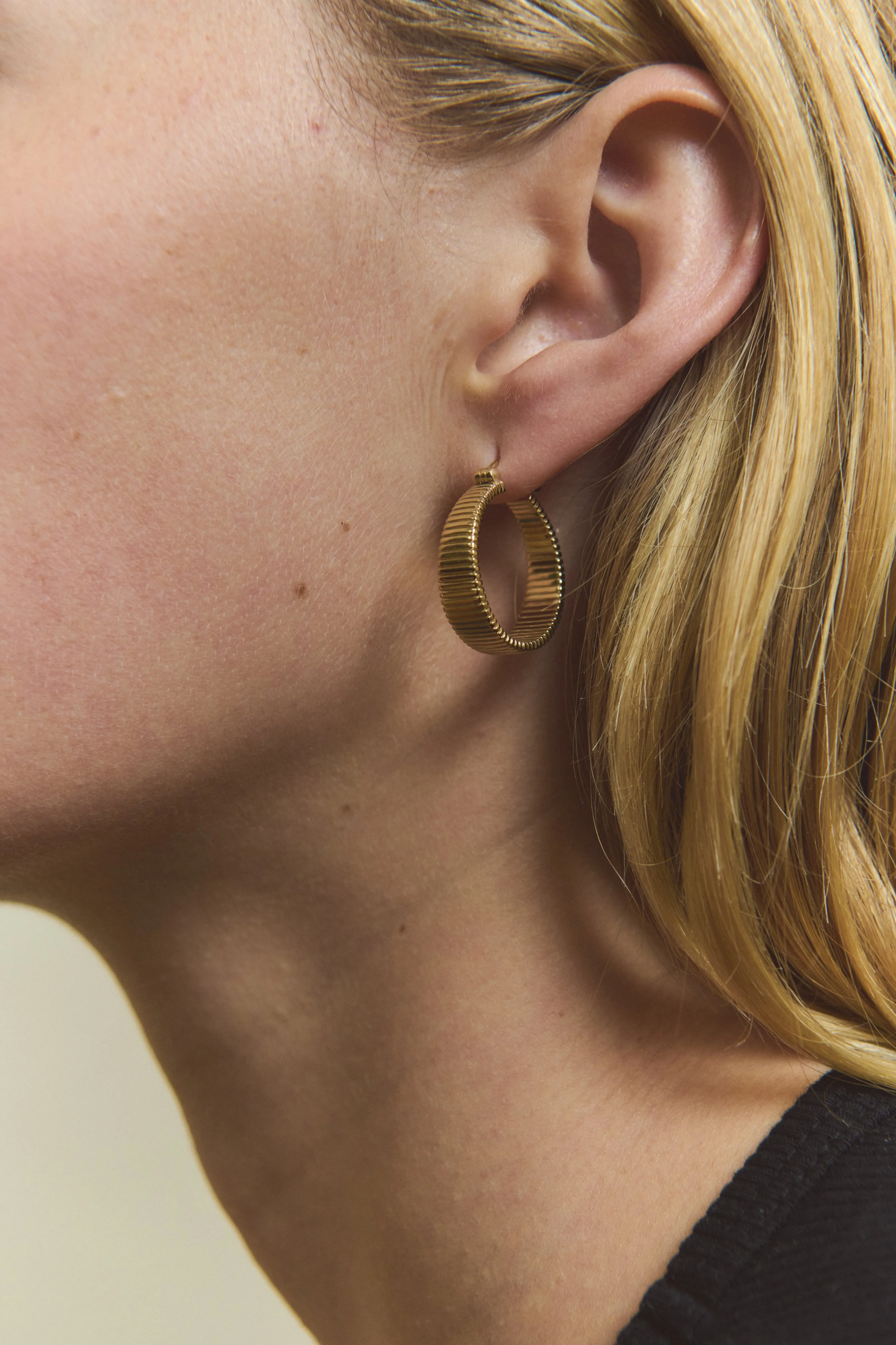Willa Fluted Hoop Earrings 14K Recycled Gold Vermeil